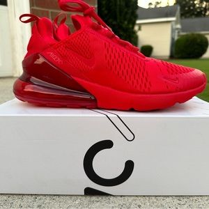 NEW Nike Air Max 270 Size 11